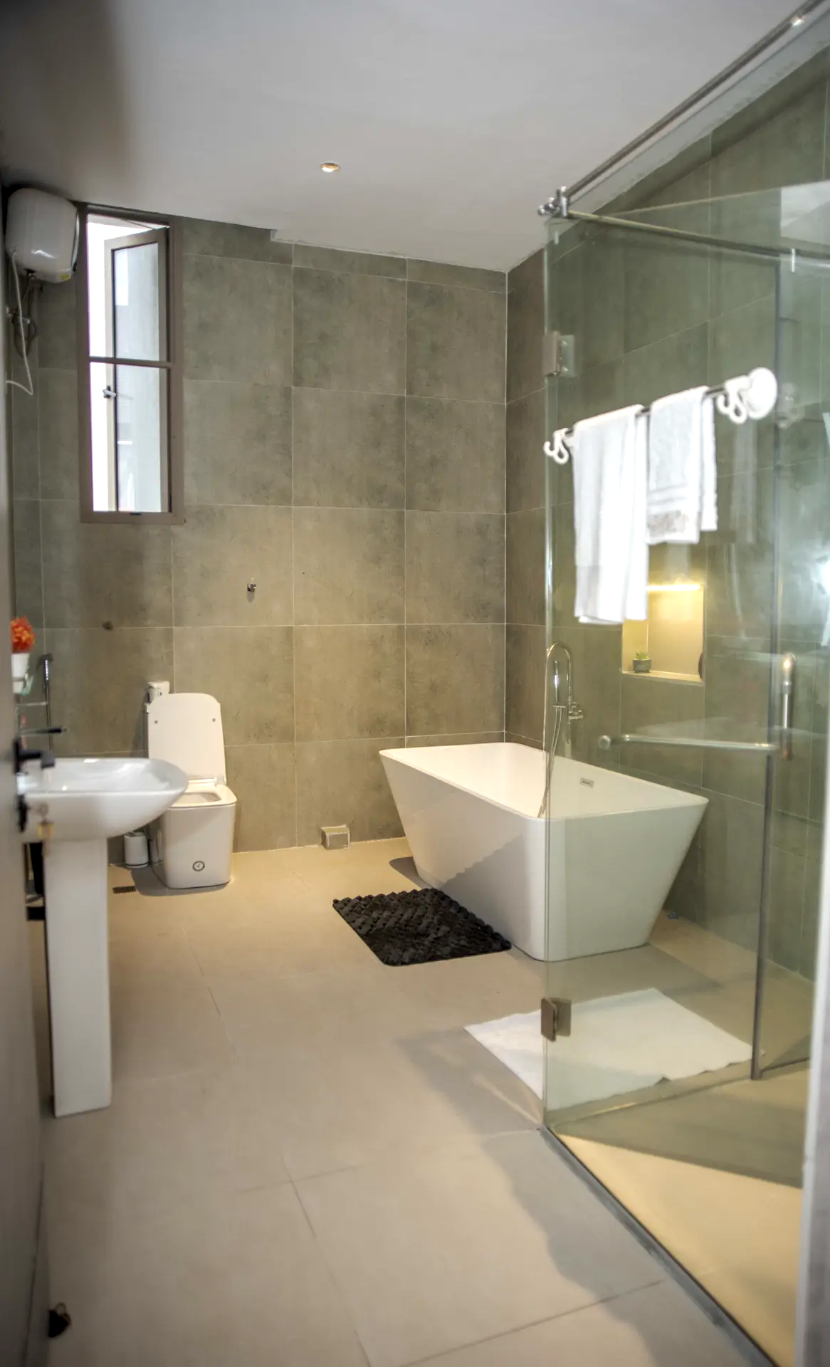 4 Bedroom Apartment